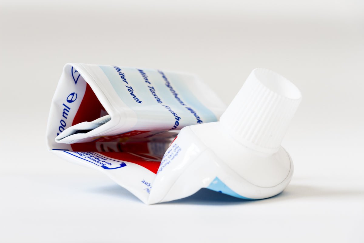 Eco-friendly Toothpaste Packaging: Why Glass Beats Plastic - Zerolla